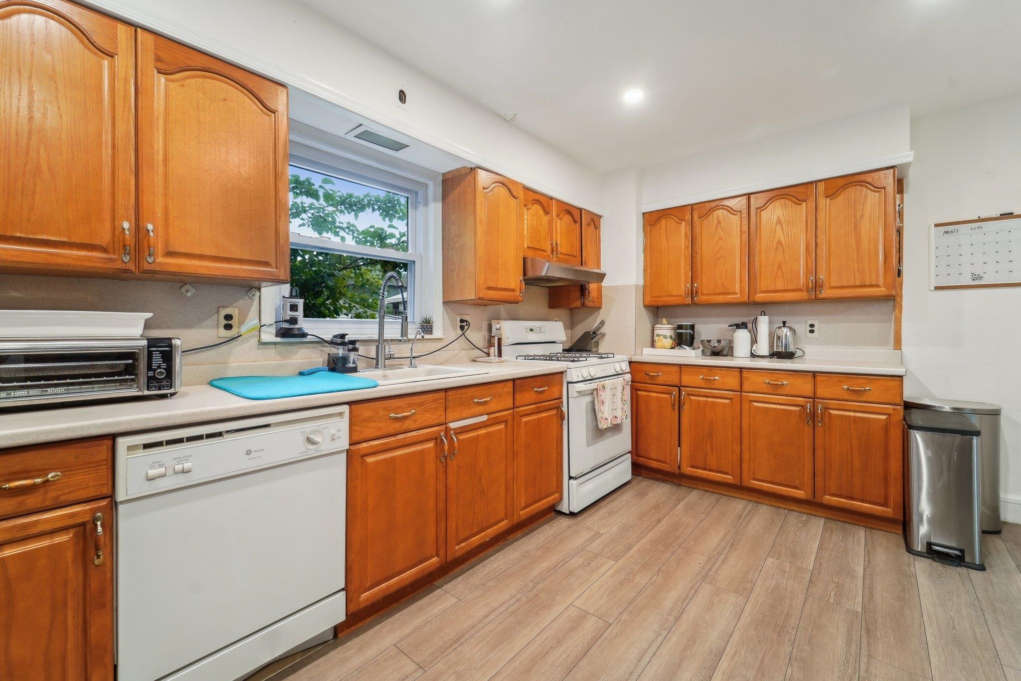 8307 4th Ave, North Bergen, New Jersey image 13