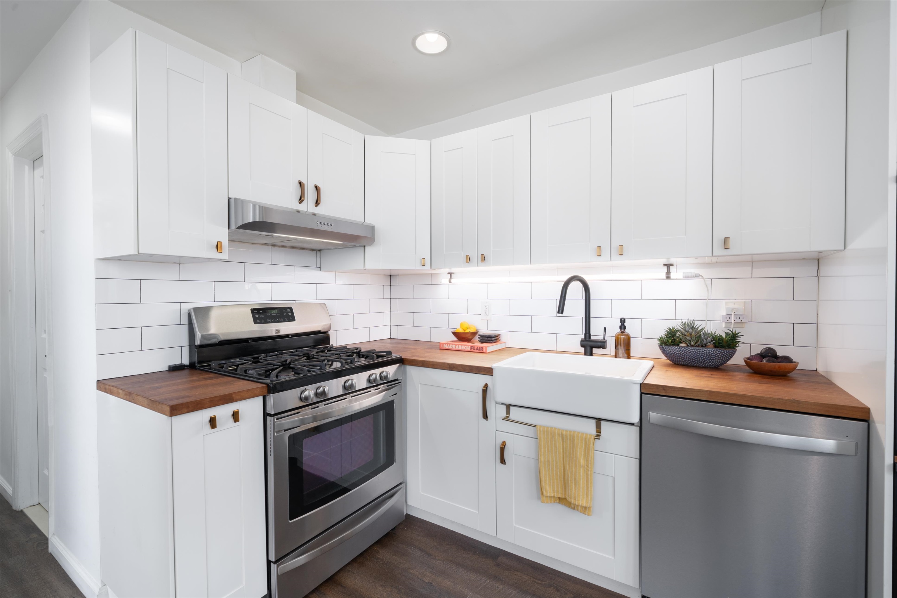 235 Sherman Ave, Jersey City, New Jersey image 4