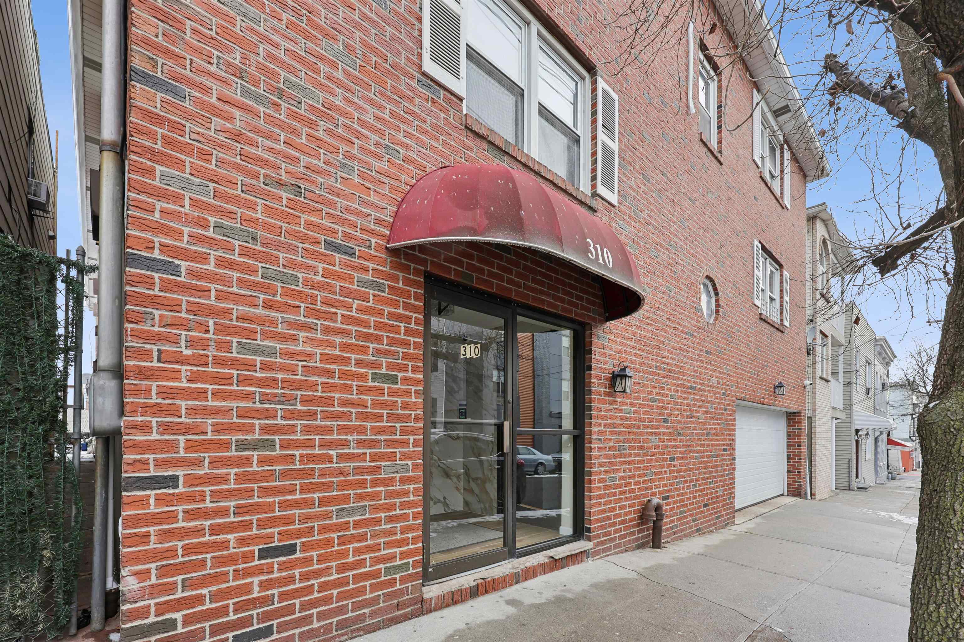 310 70th St #1D, Guttenberg, New Jersey image 1