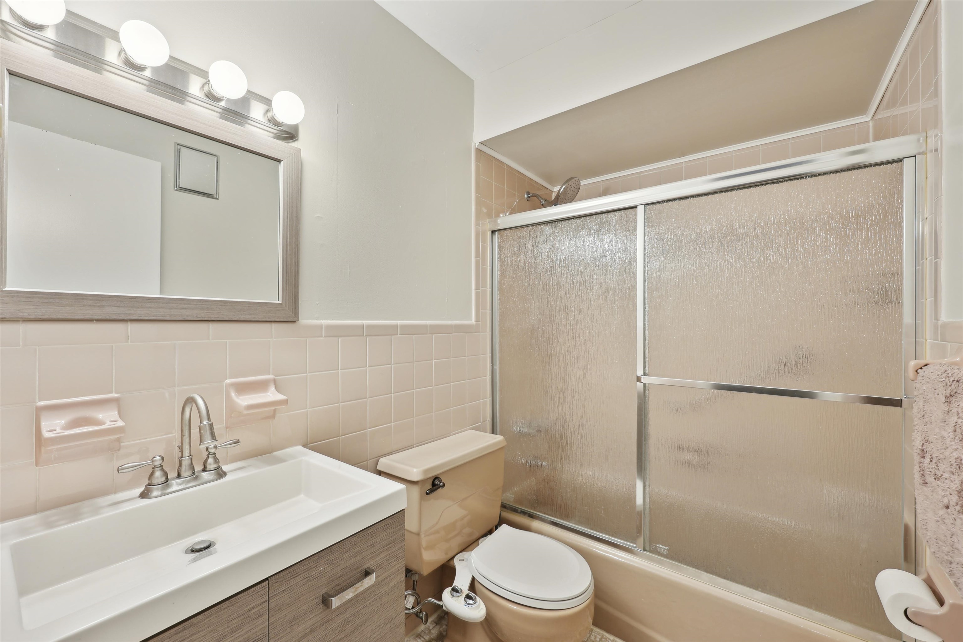 310 70th St #1D, Guttenberg, New Jersey image 8