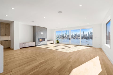 Homes For Rent - 58 King Ave<br/> Weehawken, NJ 07086