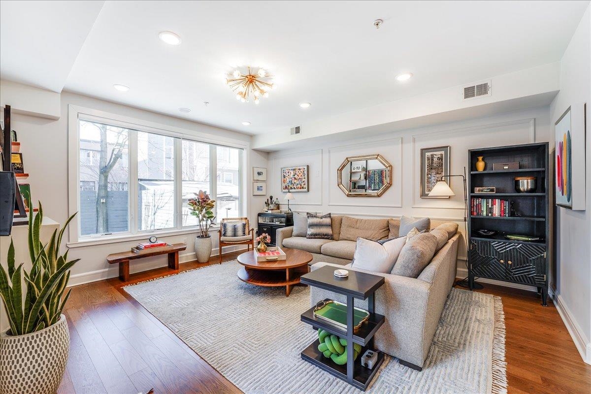 320 Bloomfield St #1, Hoboken, New Jersey image 3