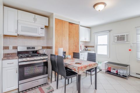 Multifamily For Sale - 77 Wallis Ave<br/> Jersey City, NJ 07306