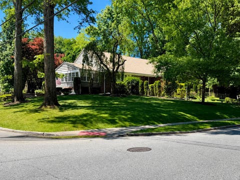 Homes For Sale - 72 Foster Rd<br/> Bergen County, Tenafly, NJ 07670