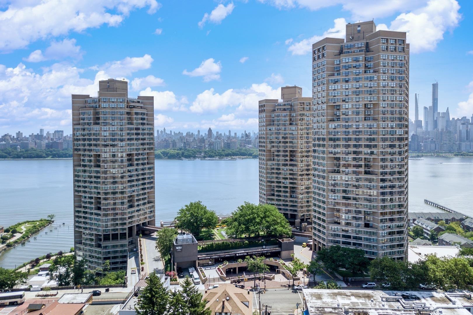 Photo 1 of 14 — 7000 BLVD EAST M-11B, Guttenberg, NJ 07093