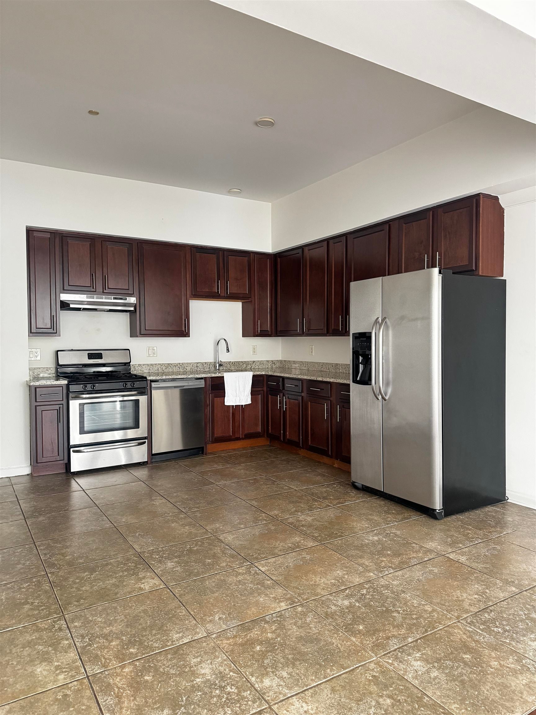 190 CULVER AVE 103