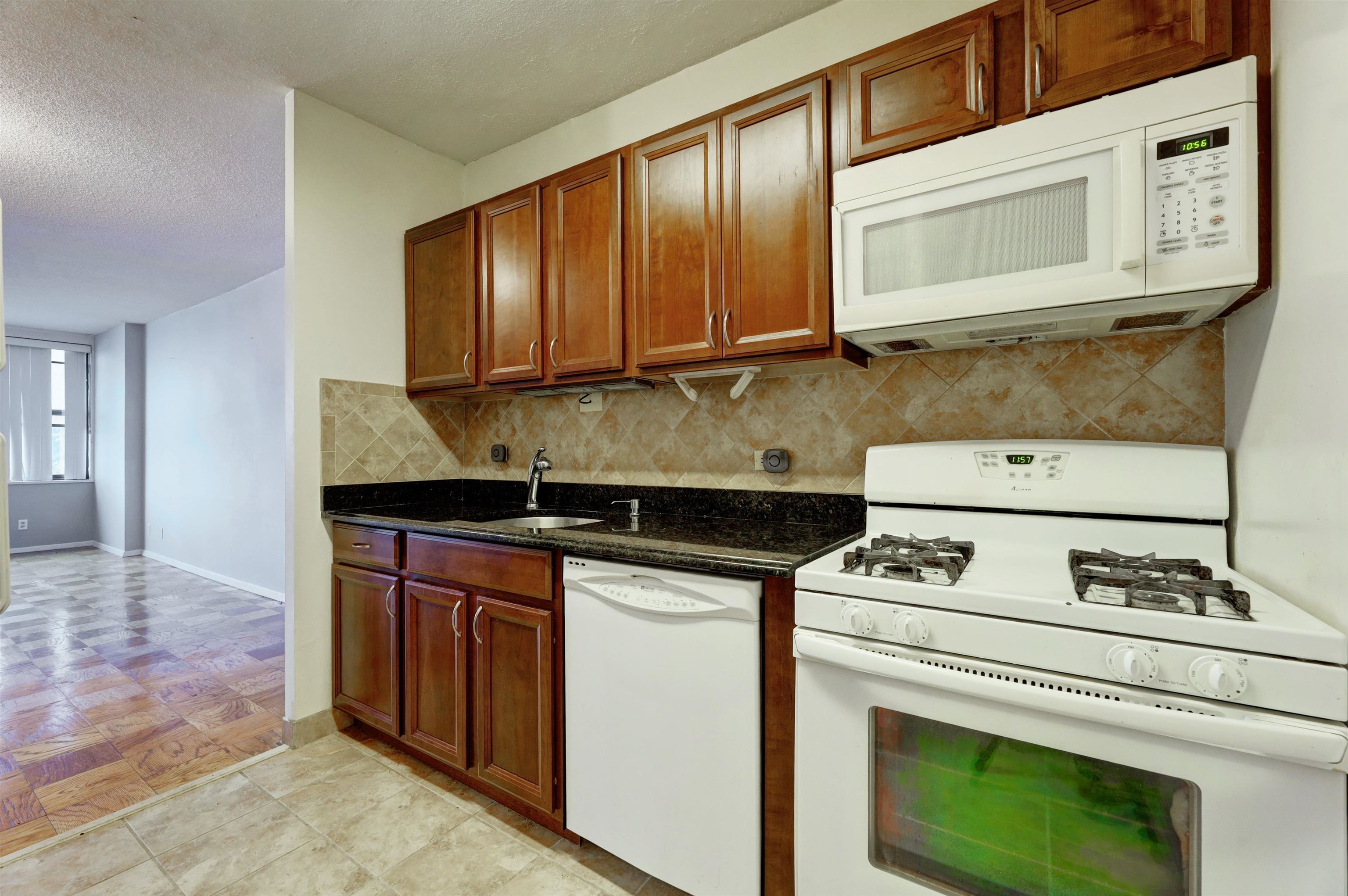 7002 Blvd East #12 G, Guttenberg, New Jersey image 7