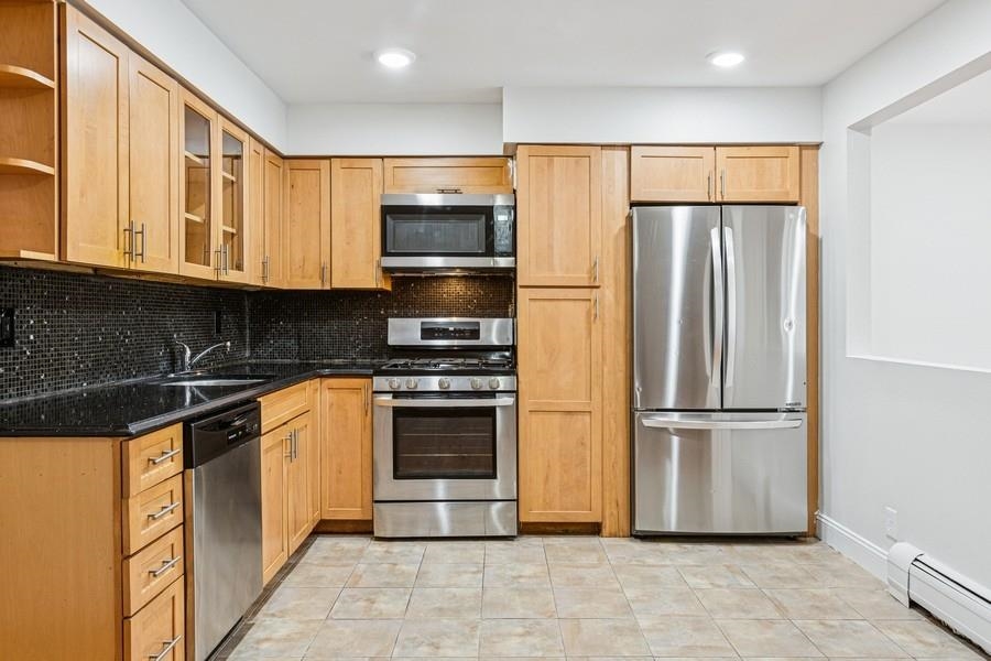 Jersey City, Heights, New Jersey 07307, United States, 3 Bedrooms Bedrooms, ,2 BathroomsBathrooms,Residential,Active,156902