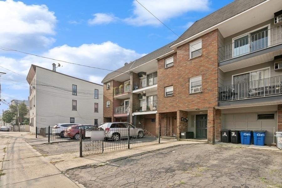 Jersey City, Heights, New Jersey 07307, United States, 3 Bedrooms Bedrooms, ,2 BathroomsBathrooms,Residential,Active,156902