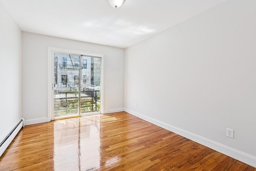 Jersey City, Heights, New Jersey 07307, United States, 3 Bedrooms Bedrooms, ,2 BathroomsBathrooms,Residential,Active,156902