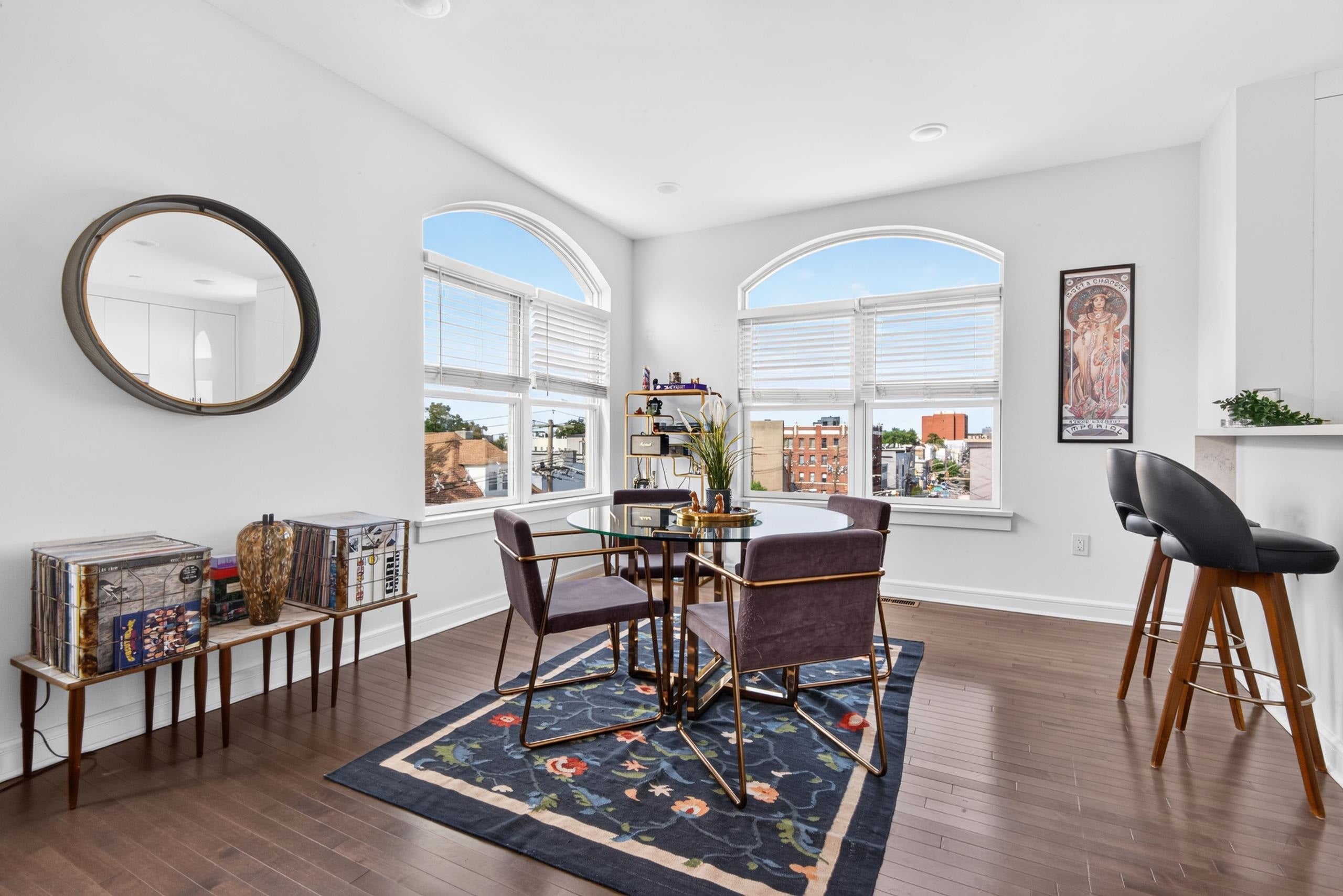 974 SUMMIT AVE 401-A
