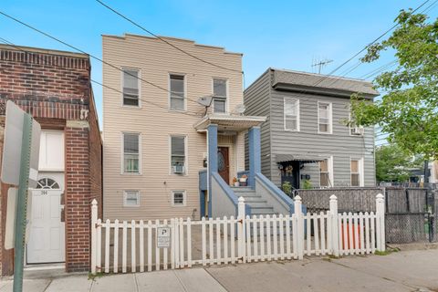 Multifamily For Sale - 702 8th St<br/> Union City, NJ 07087