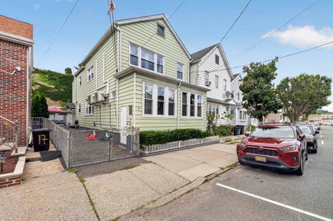 Multifamily For Sale - 19 East 14th St<br/> Bayonne, NJ 07002