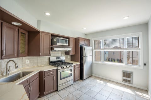 Homes For Rent - 24 Edwards Ct #2<br/> Bayonne, NJ 07002