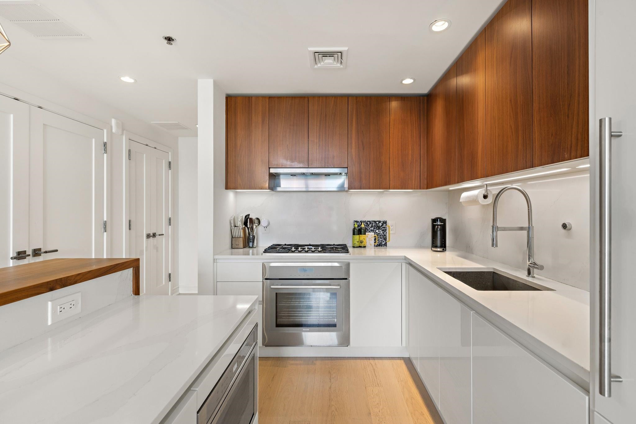 1000 MAXWELL LANE PH12G