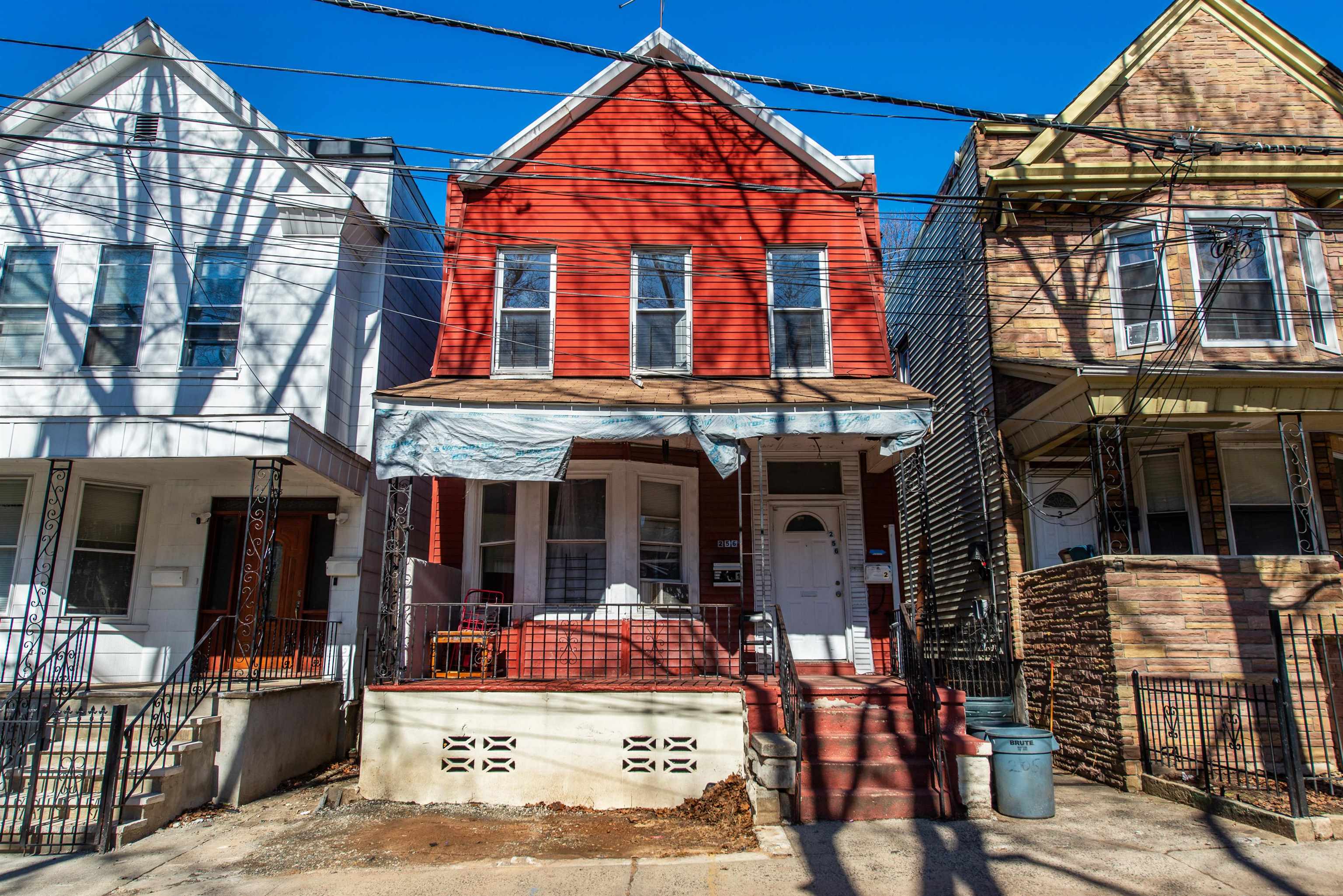 256 CLINTON AVE