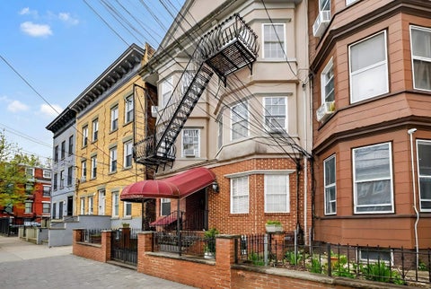 Condo For Sale - 15 Jefferson Ave #2B<br/> Jersey City, NJ 07306