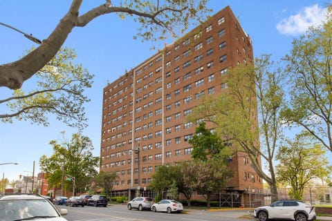 Condo For Sale - 1225 Kennedy Blvd #2F<br/> Bayonne, NJ 07002