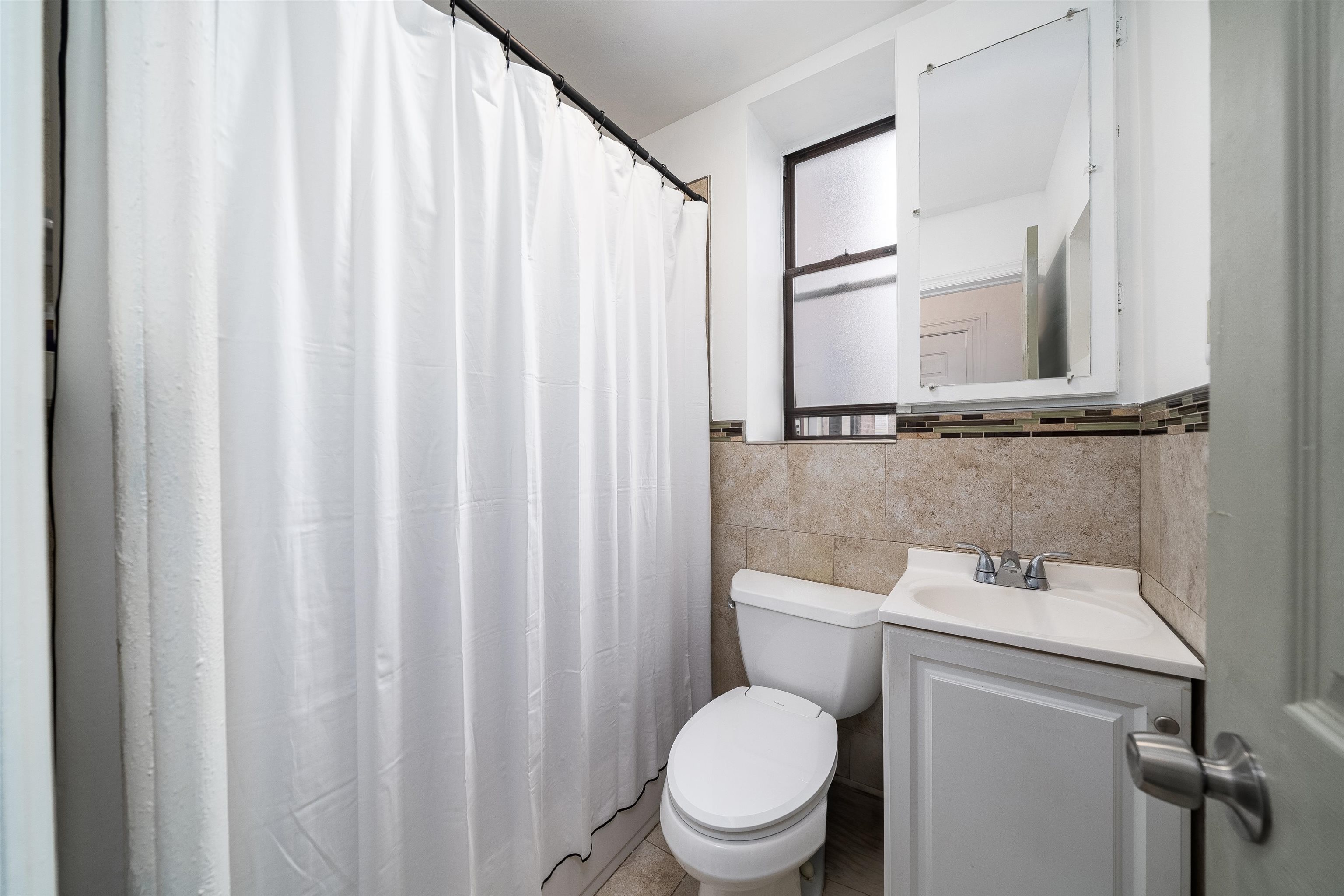 42 Van Wagenen Ave #10, Jersey City, New Jersey image 3