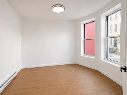 Homes For Rent - 521 Mercer St #1<br/> Jersey City, NJ 07306