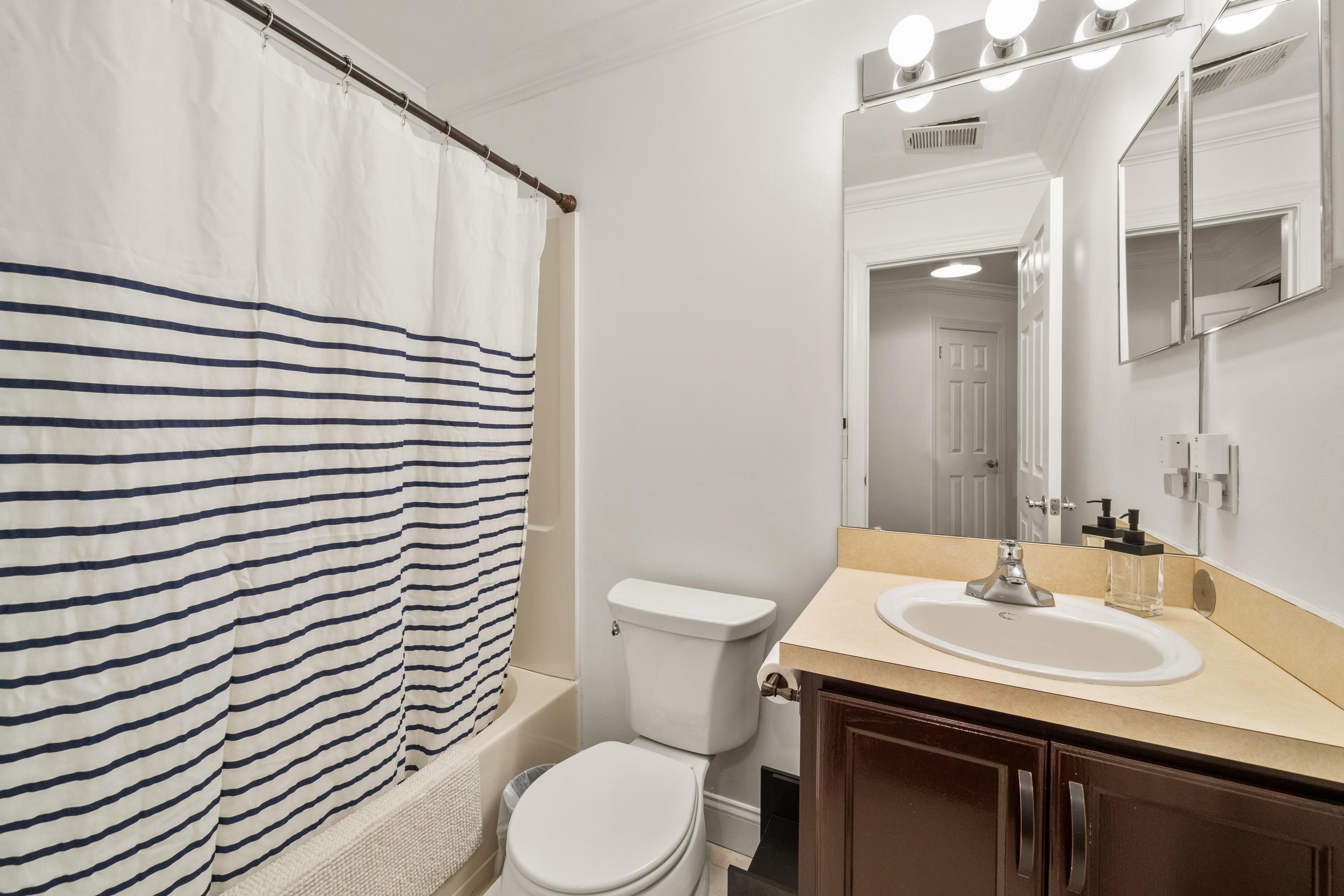 44 Boatworks Dr, Bayonne, New Jersey image 25