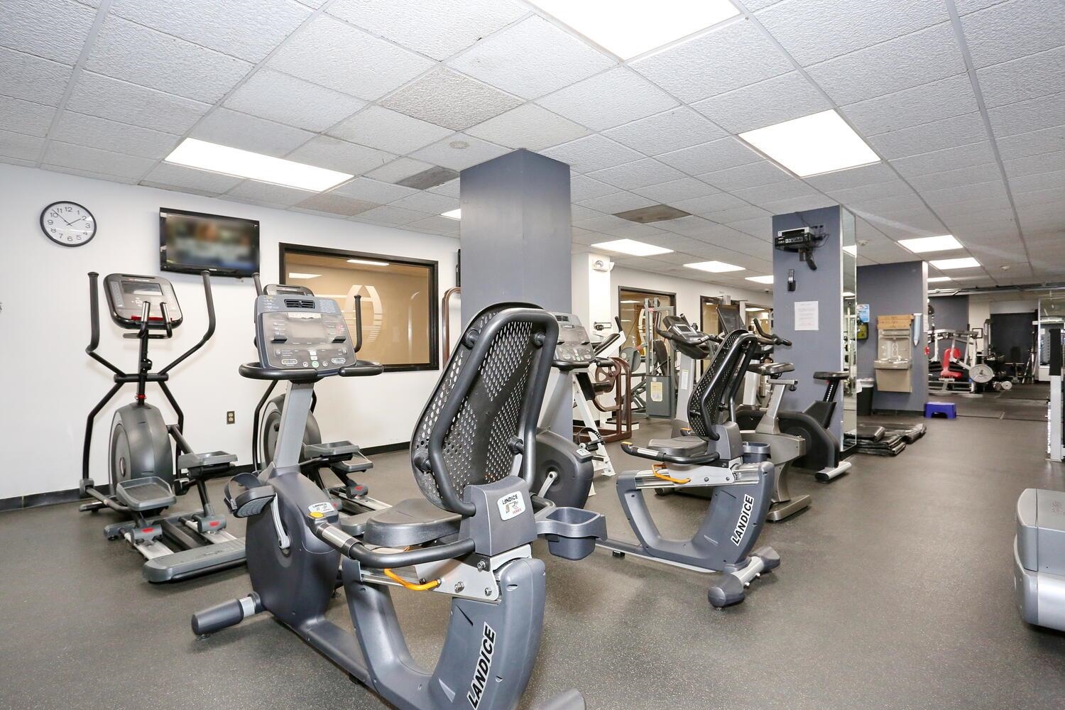 1608 Harmon Cove Tower #1608, Secaucus, New Jersey image 37
