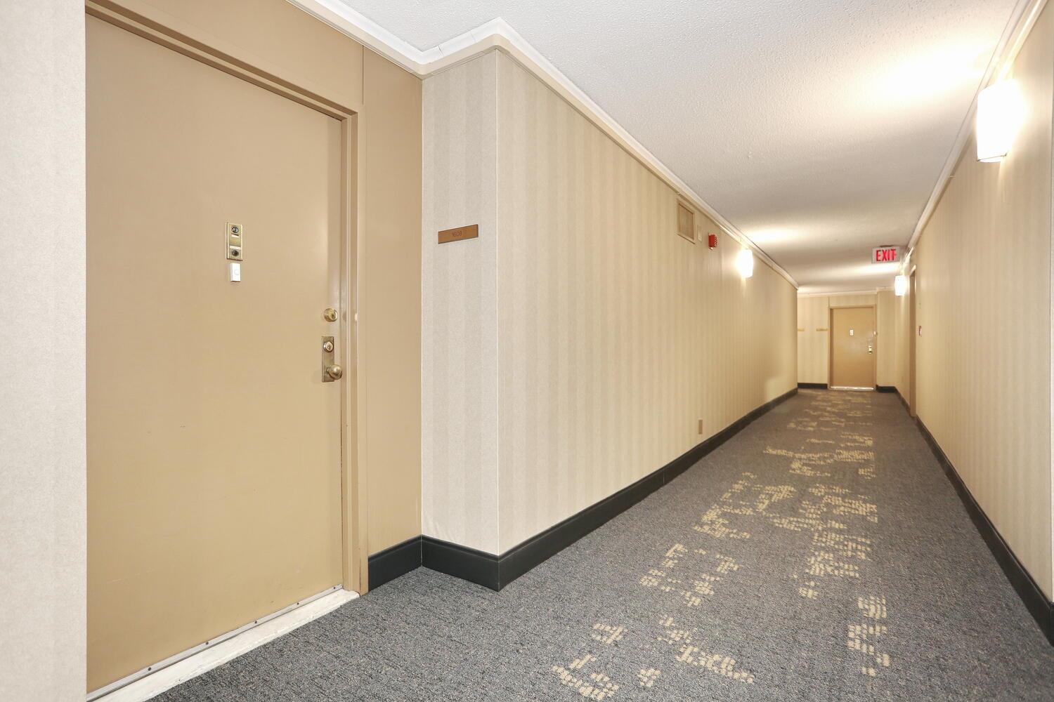 1608 Harmon Cove Tower #1608, Secaucus, New Jersey image 4