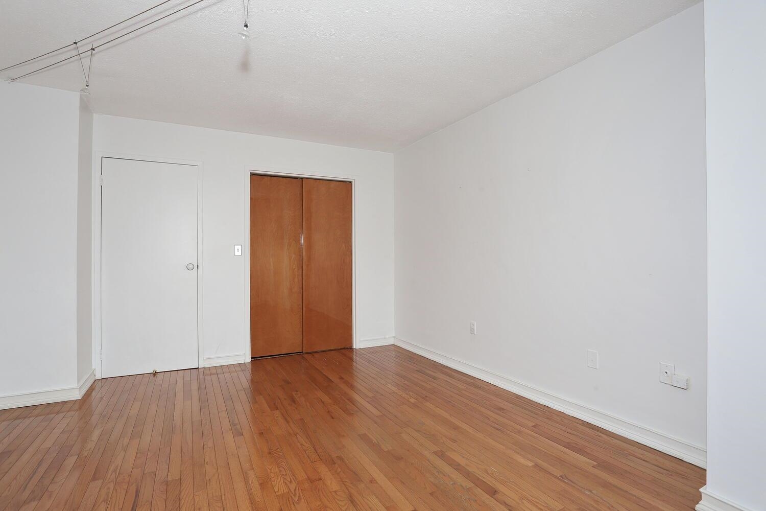 1608 Harmon Cove Tower #1608, Secaucus, New Jersey image 27