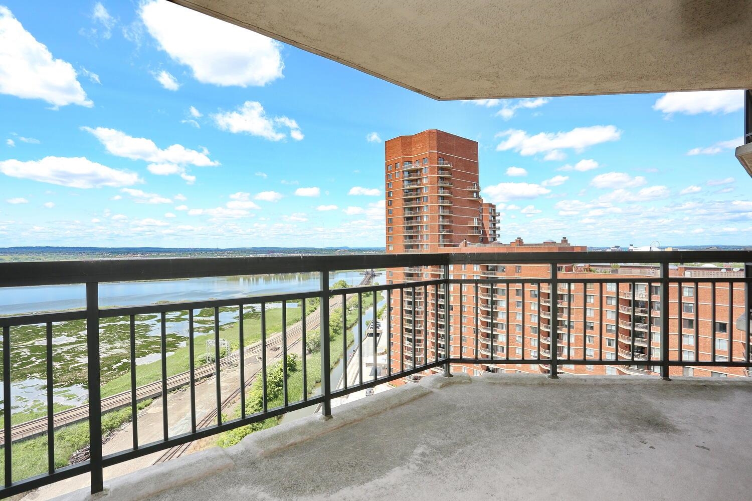 1608 Harmon Cove Tower #1608, Secaucus, New Jersey image 21