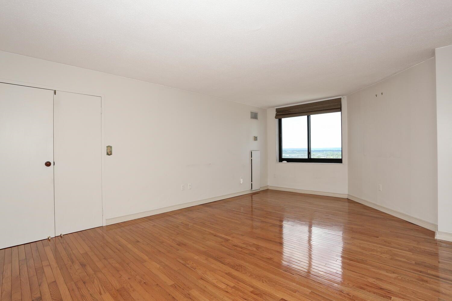 1608 Harmon Cove Tower #1608, Secaucus, New Jersey image 26