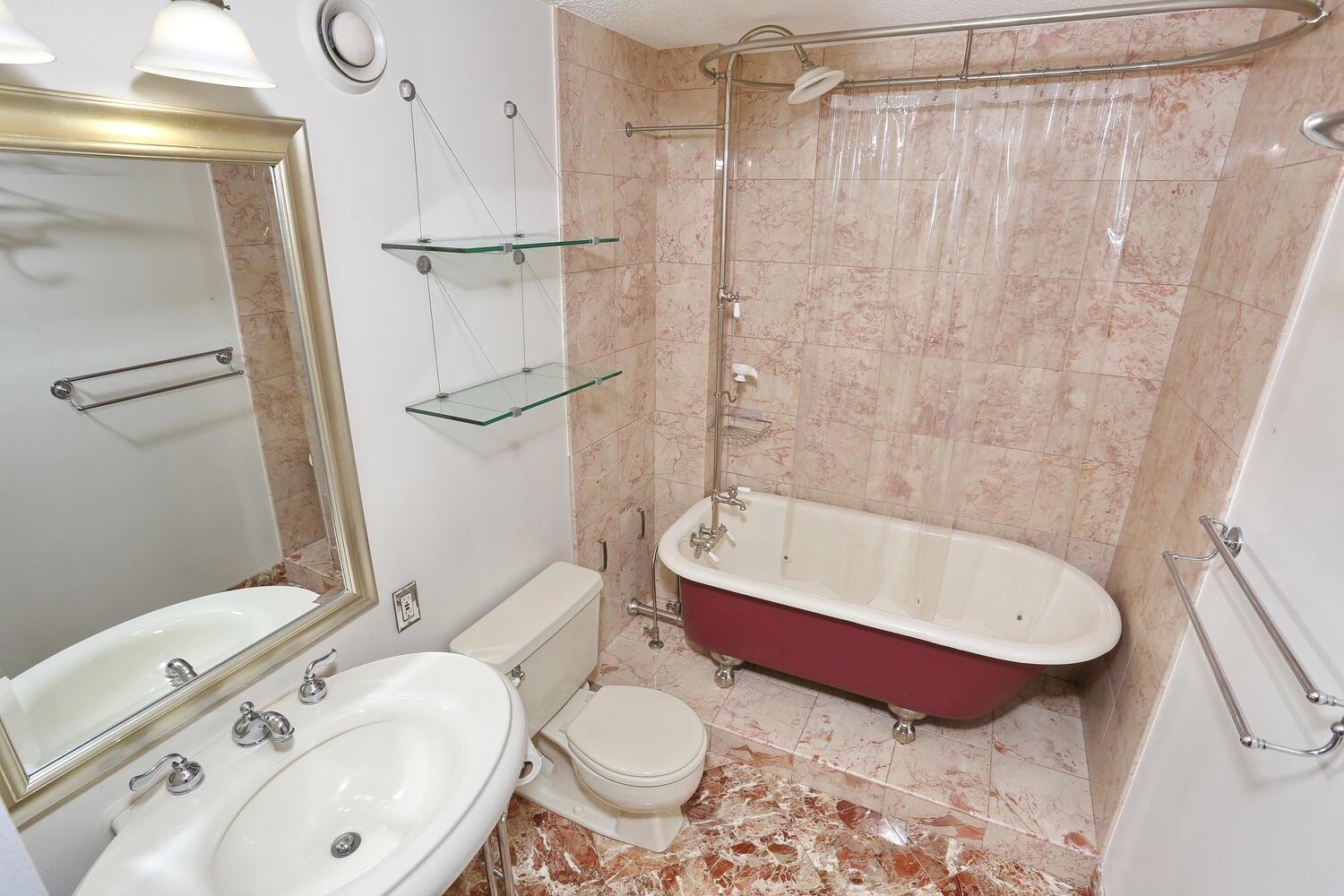 1608 Harmon Cove Tower #1608, Secaucus, New Jersey image 33