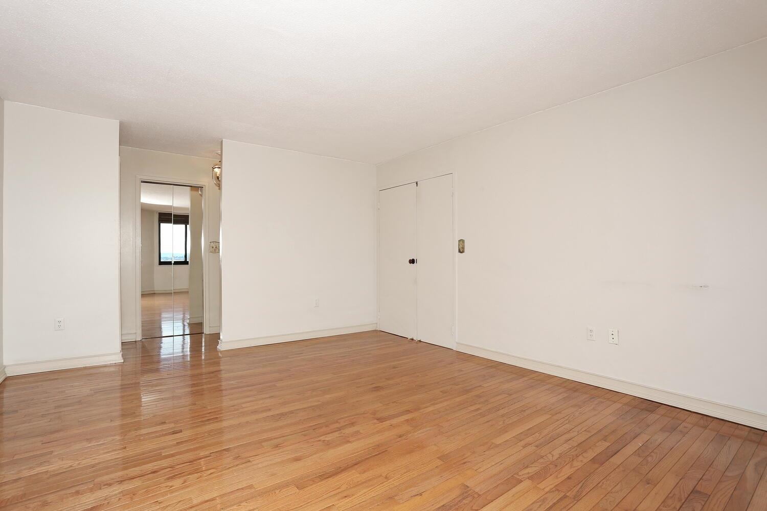 1608 Harmon Cove Tower #1608, Secaucus, New Jersey image 25