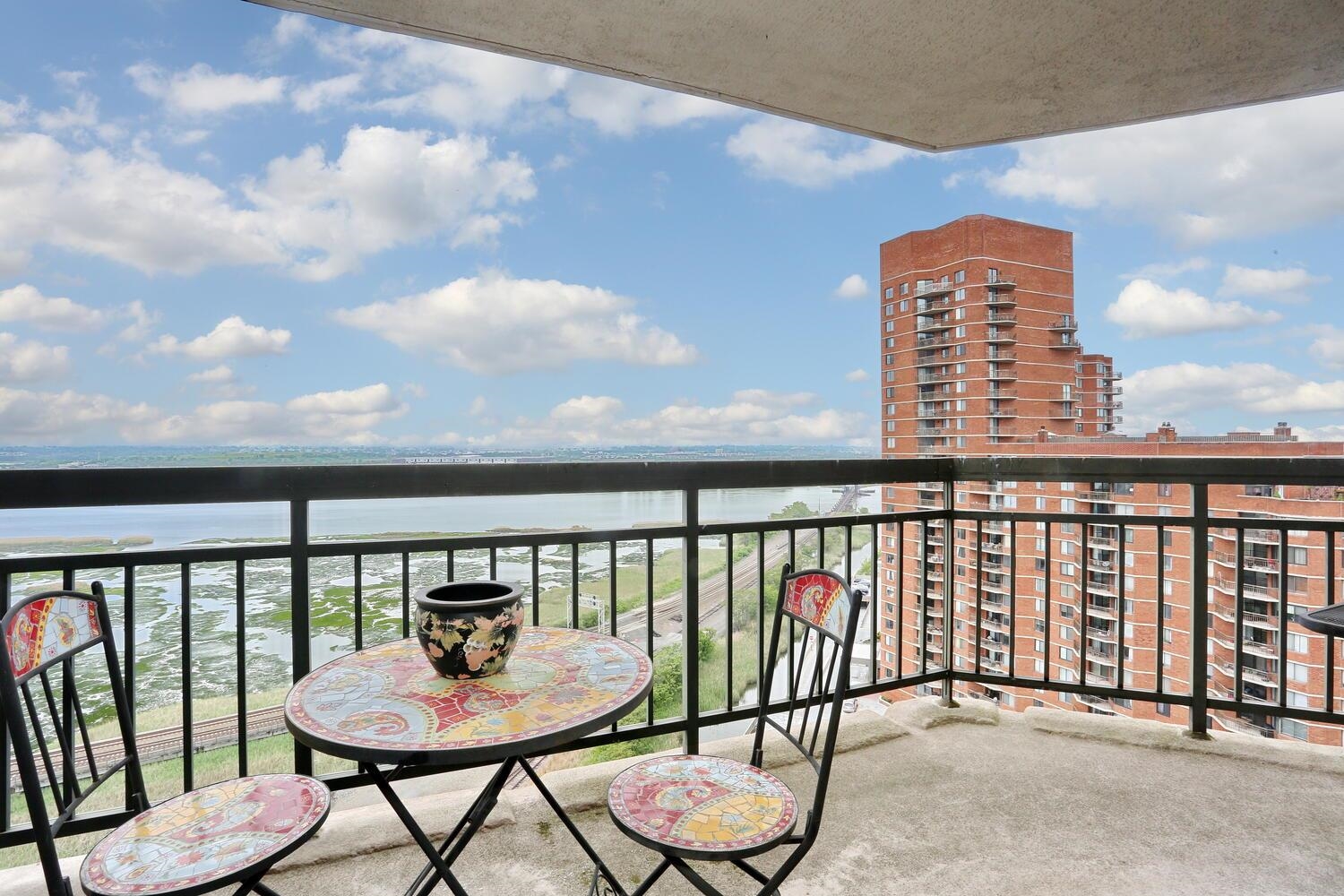 1608 Harmon Cove Tower #1608, Secaucus, New Jersey image 20