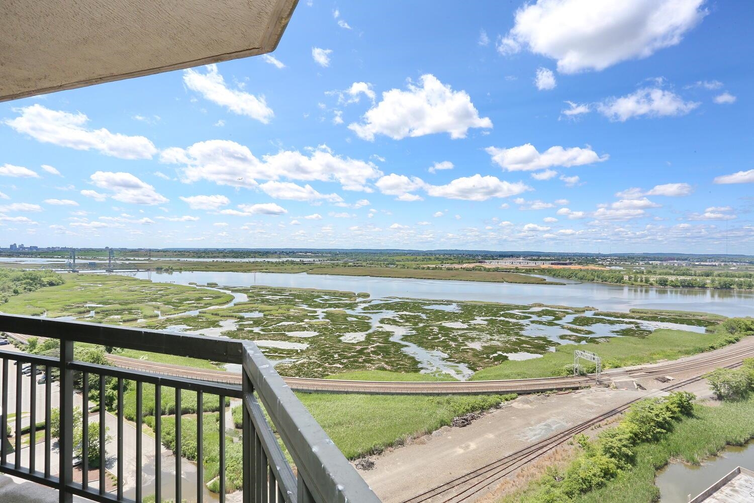 1608 Harmon Cove Tower #1608, Secaucus, New Jersey image 19