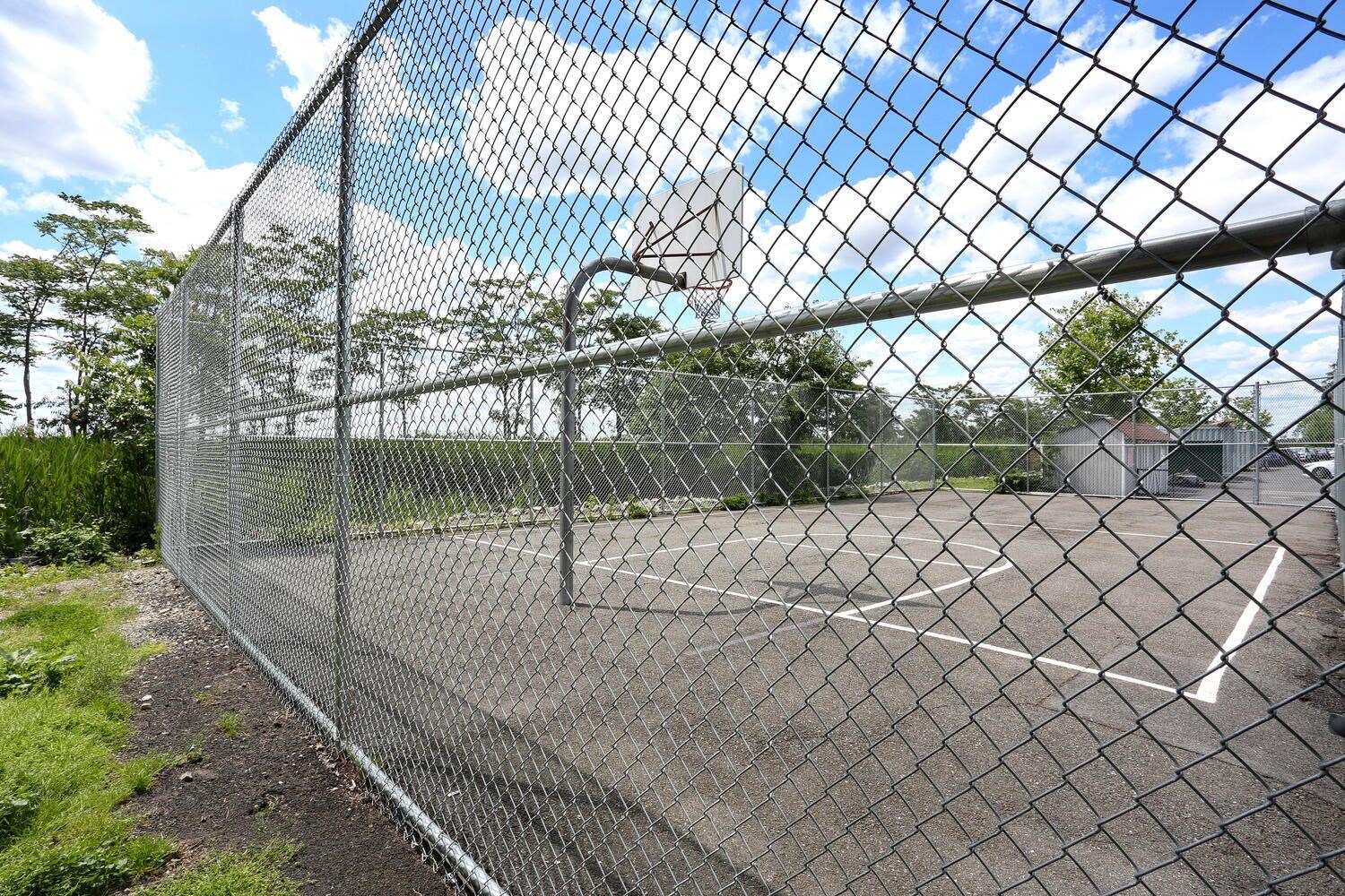 1608 Harmon Cove Tower #1608, Secaucus, New Jersey image 42