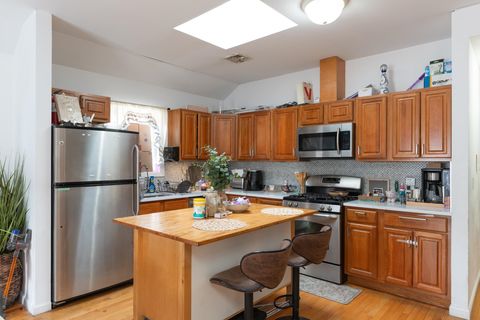Homes For Rent - 260 Custer Ave #2<br/> Hudson County, Jersey City, NJ 07305