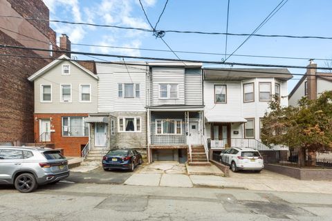 25 VAN REYPEN ST Jersey City NJ 07306