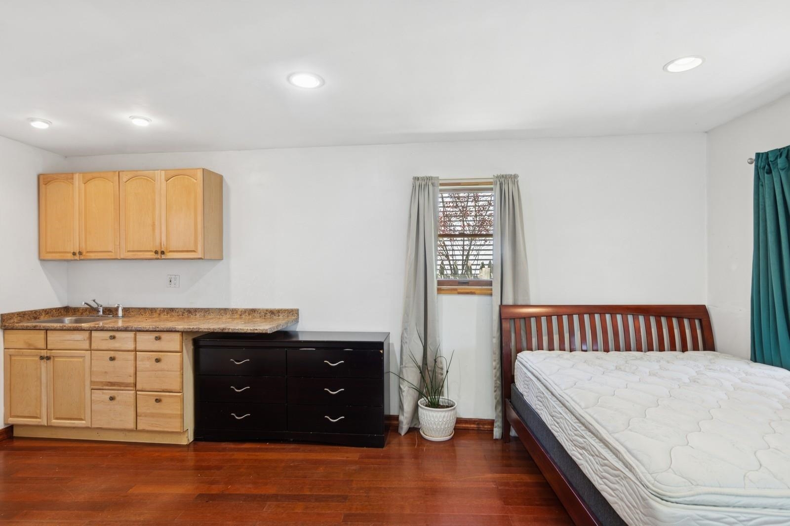 16 Hazel Ave, Livingston, New Jersey image 26