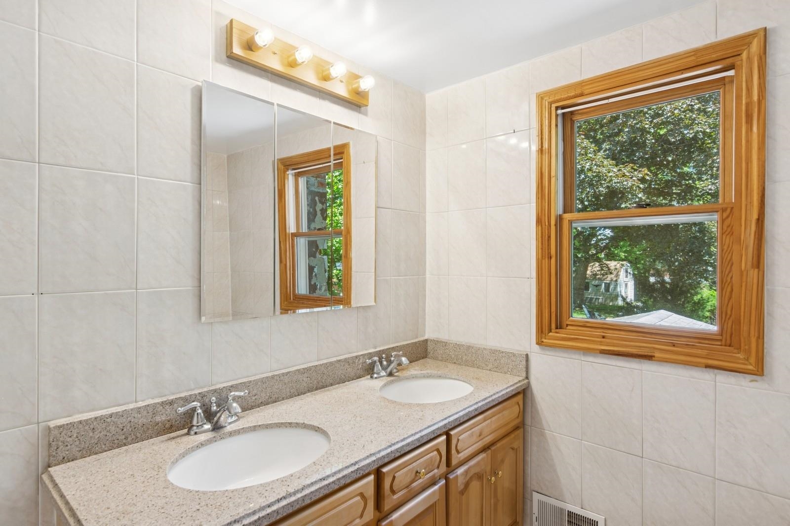 16 Hazel Ave, Livingston, New Jersey image 18