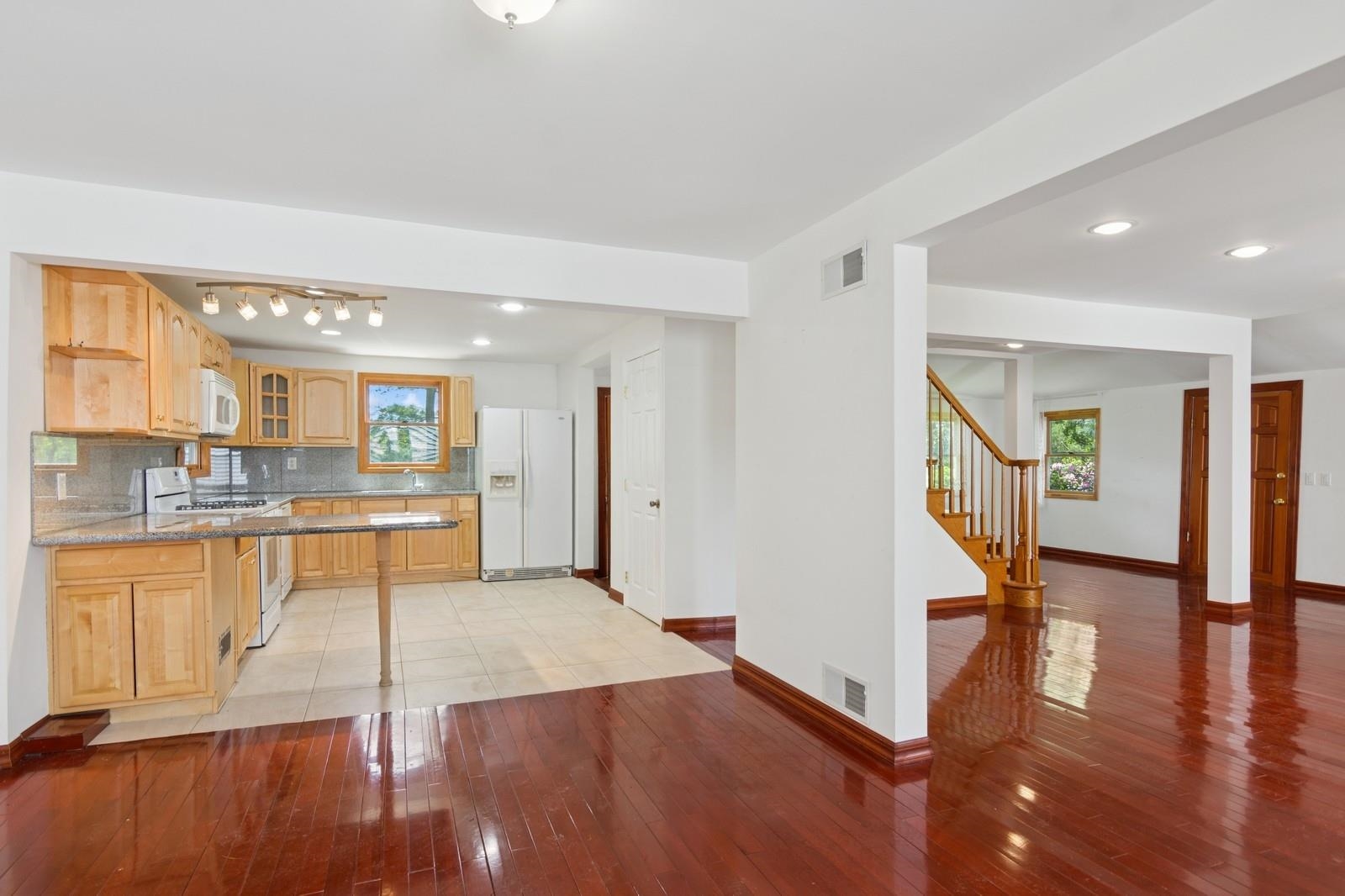16 Hazel Ave, Livingston, New Jersey image 6