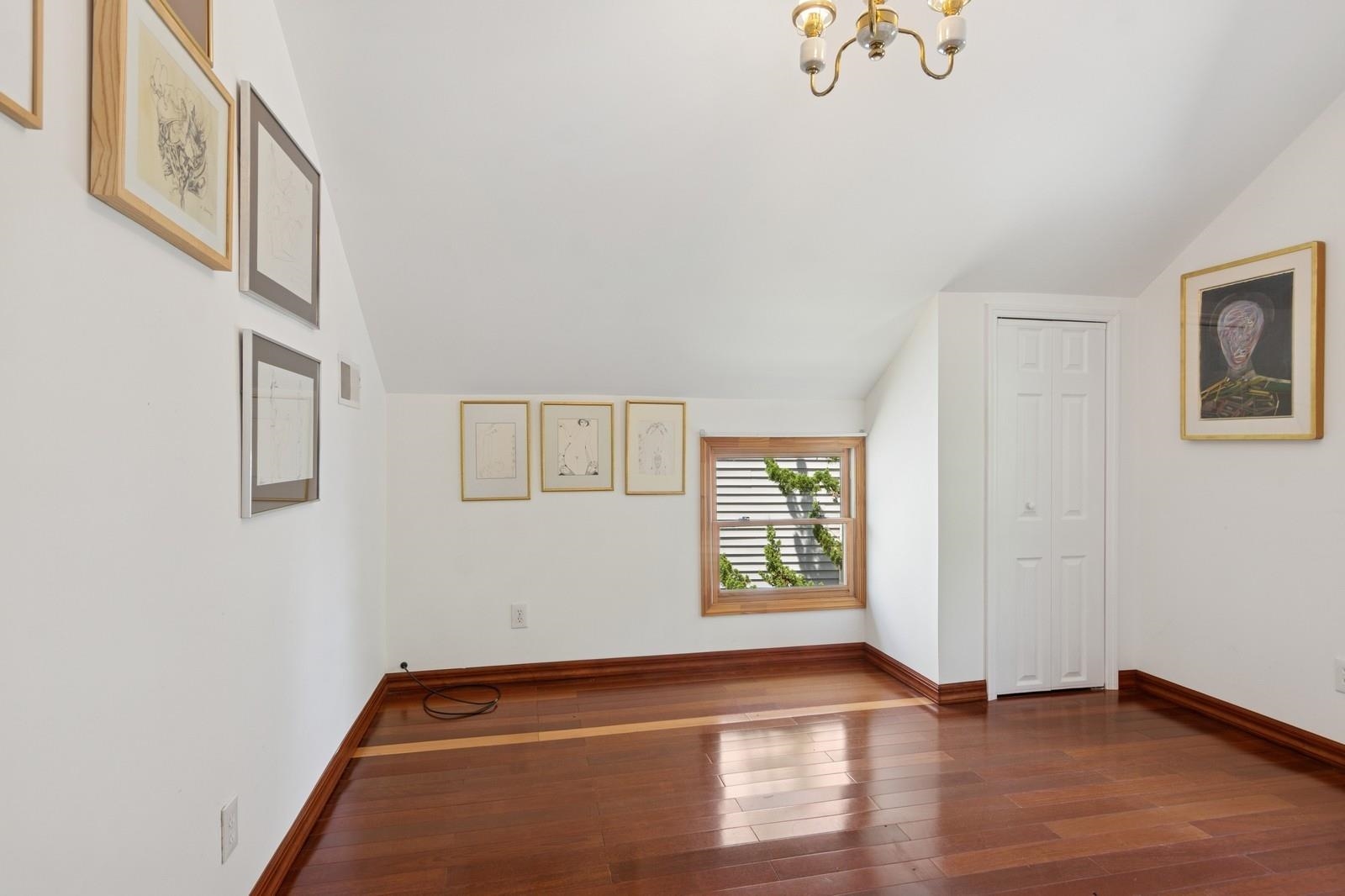 16 Hazel Ave, Livingston, New Jersey image 19