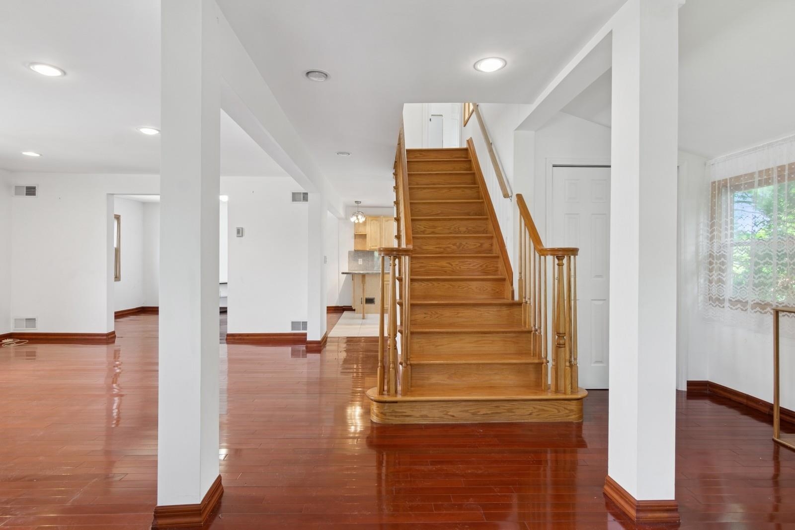 16 Hazel Ave, Livingston, New Jersey image 10