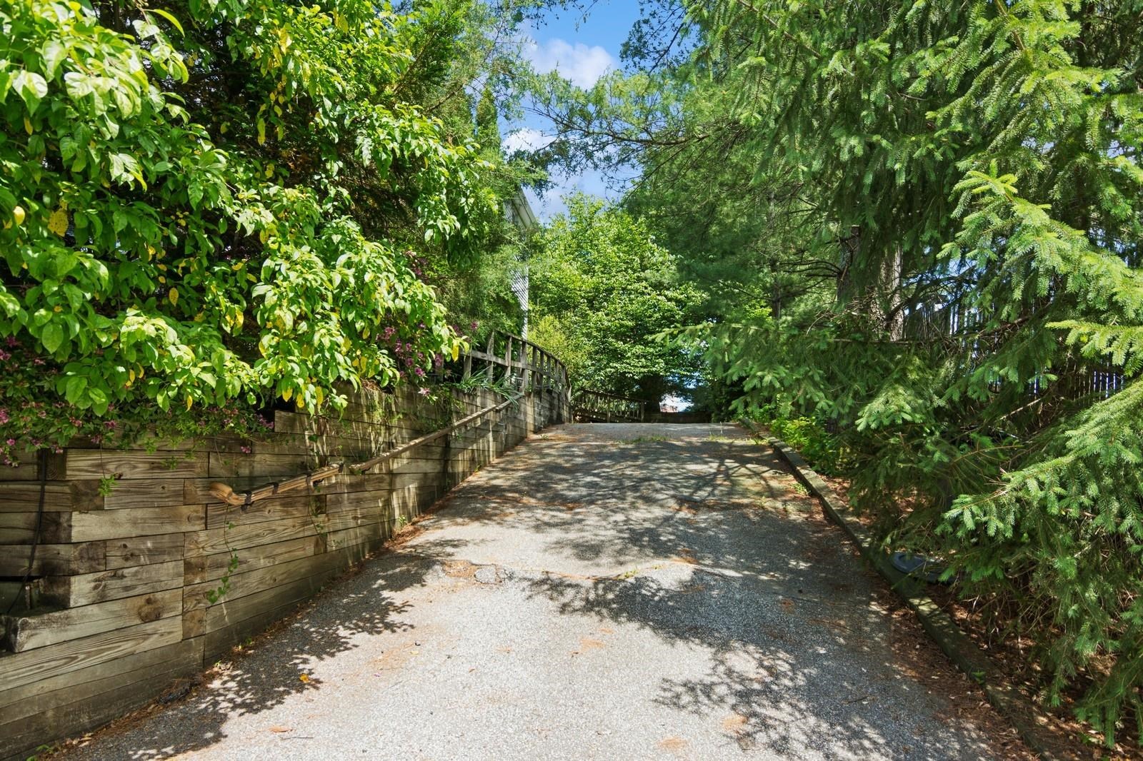 16 Hazel Ave, Livingston, New Jersey image 2