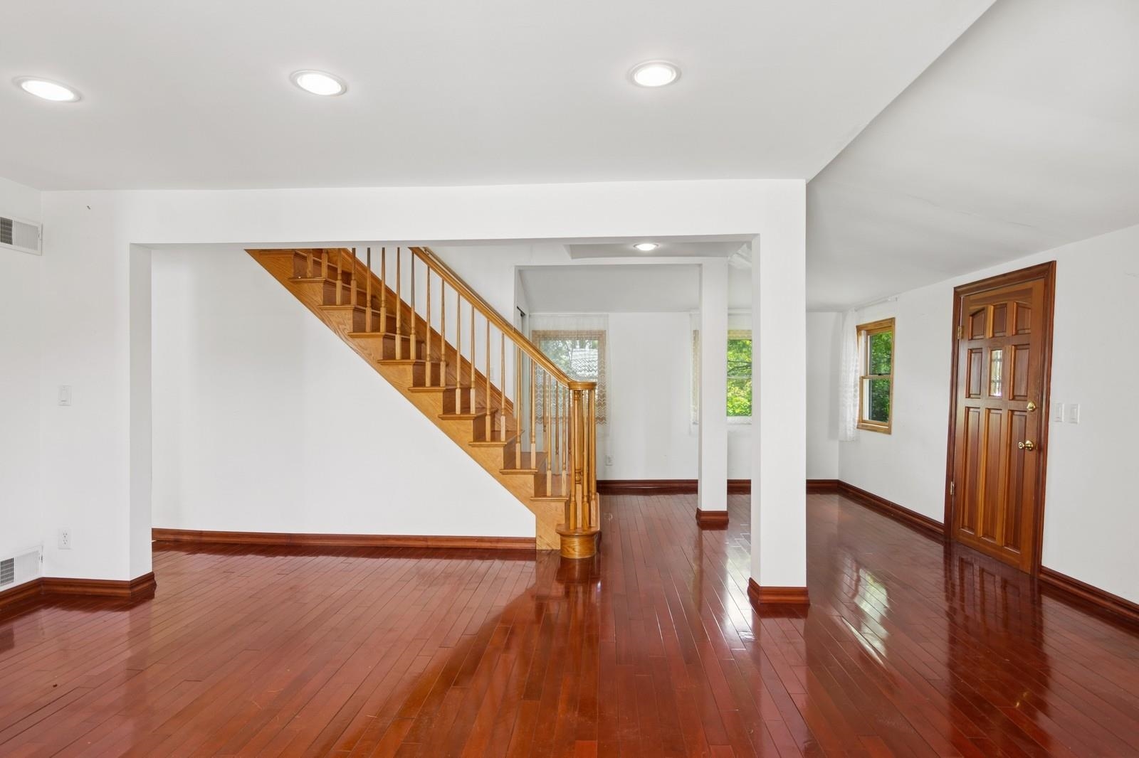 16 Hazel Ave, Livingston, New Jersey image 8