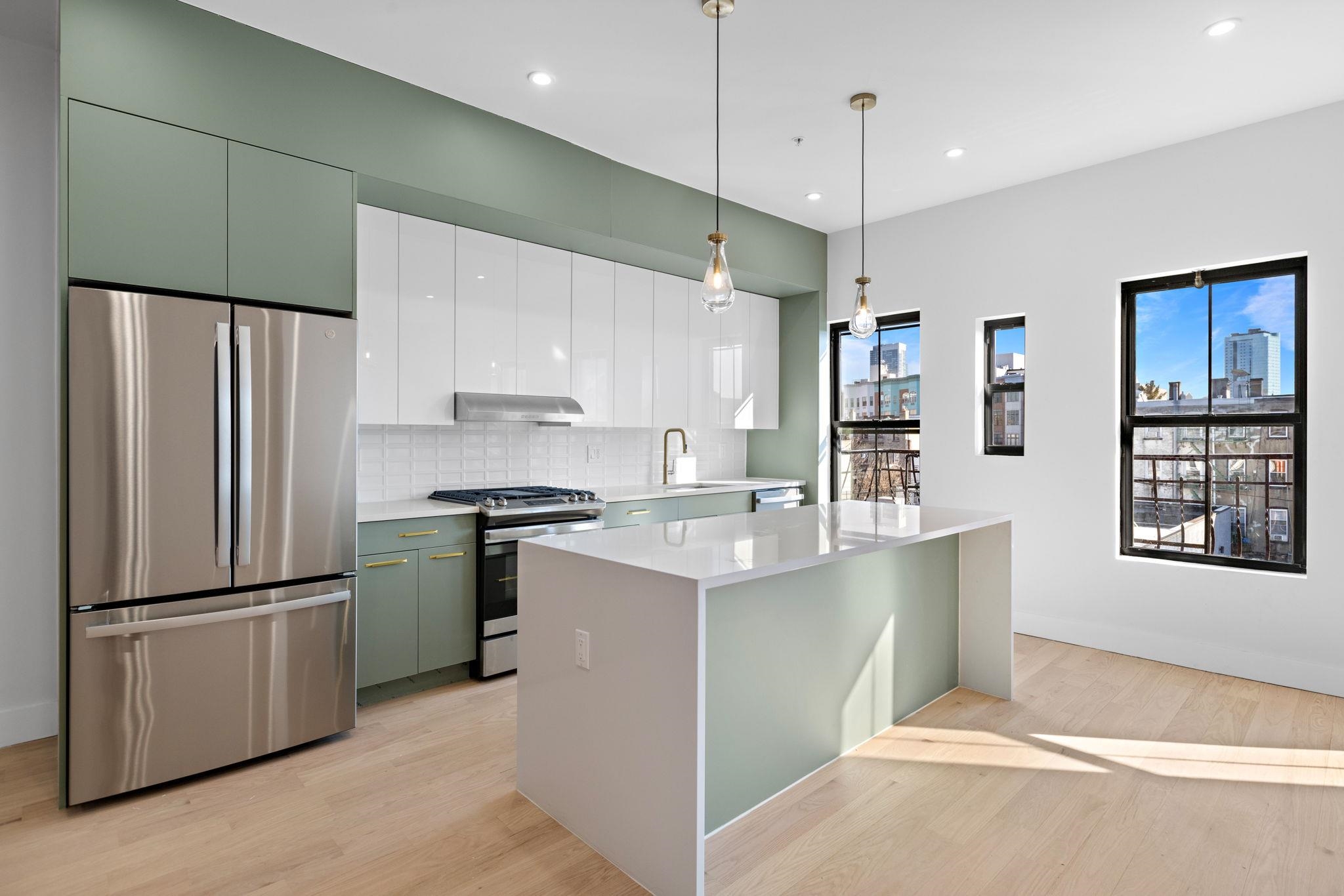 322 3rd St #4, Jersey City, New Jersey image 1