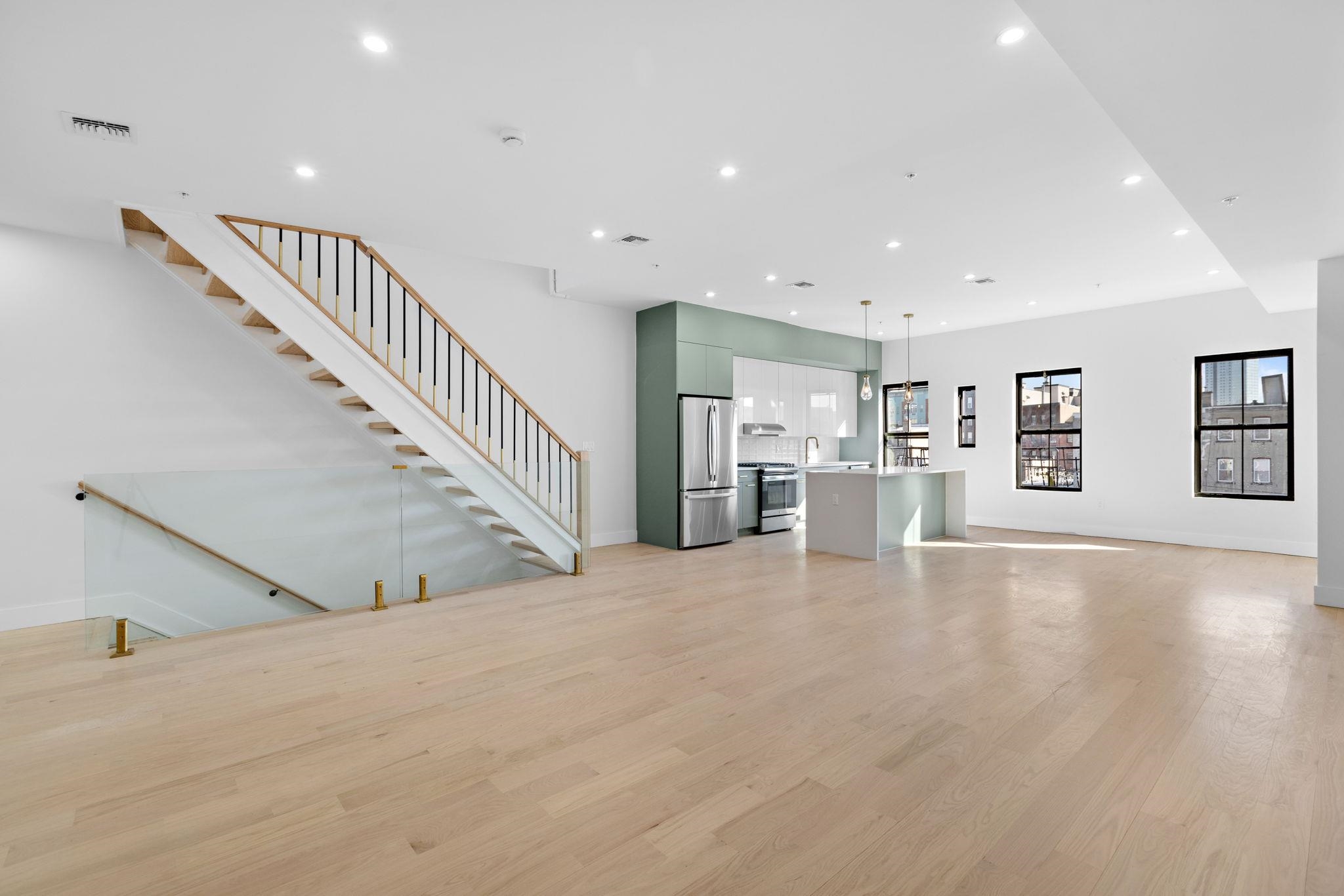 322 3rd St #4, Jersey City, New Jersey image 2