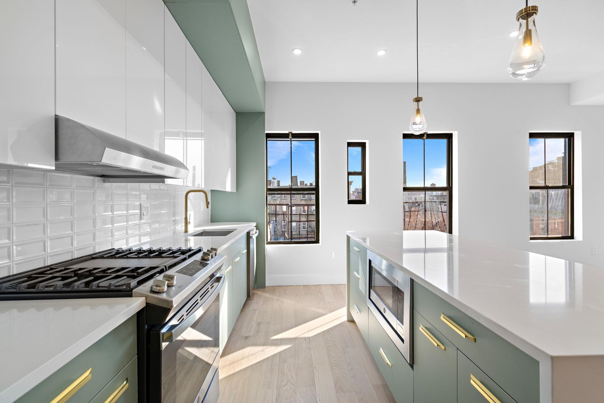 322 3rd St #4, Jersey City, New Jersey image 9