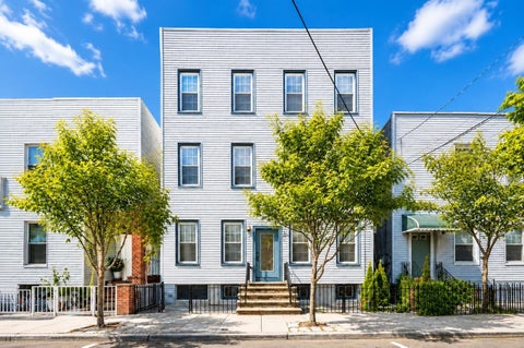 Condo For Sale - 121 41st St #2<br/> Hudson County, Union City, NJ 07087