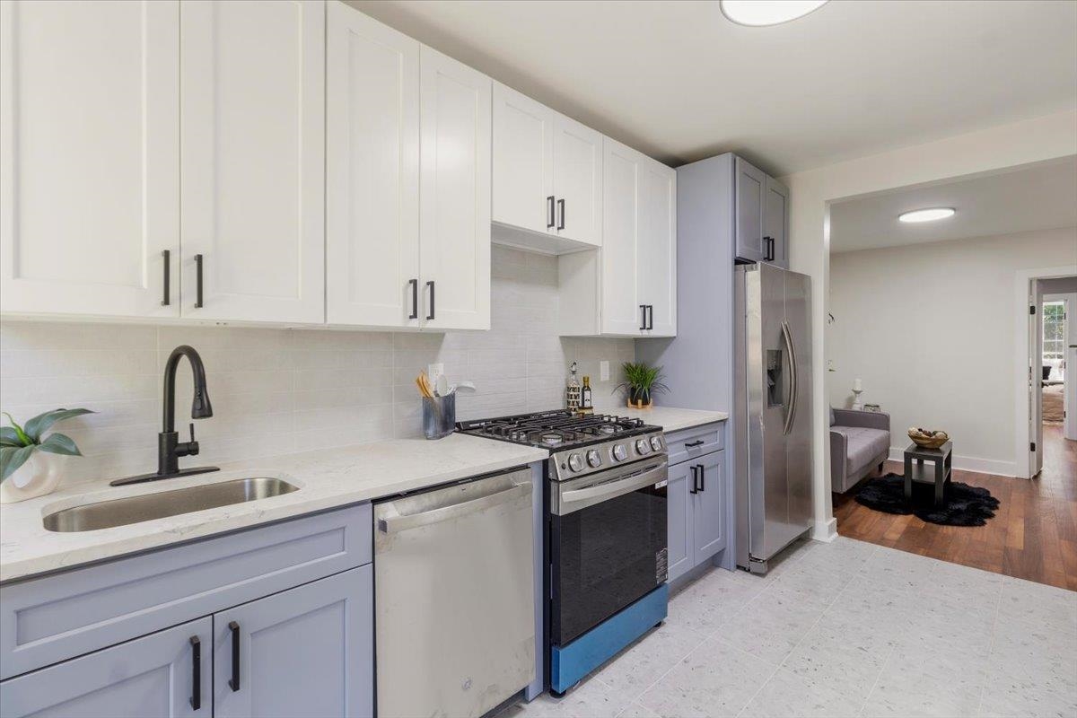 121 41ST ST 2