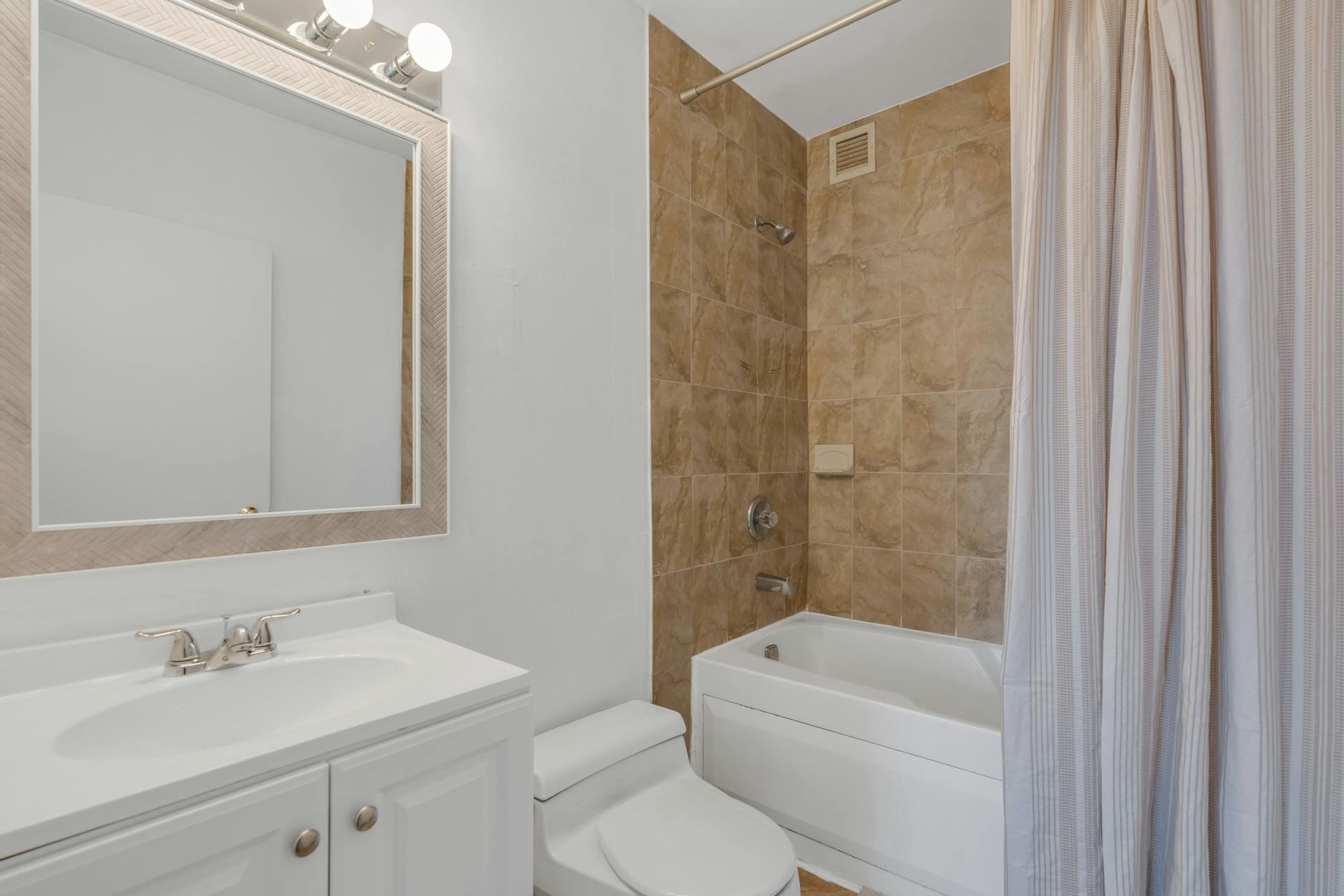 Picture for the property 240003324, 1 beds, 1 baths